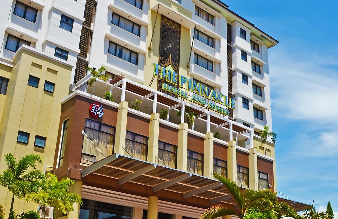 The Pinnacle Hotel And Suites-1