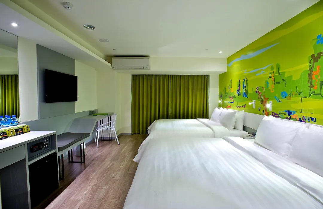 Fx Hotel Kaohsiung Zhonghua Road Branch-1
