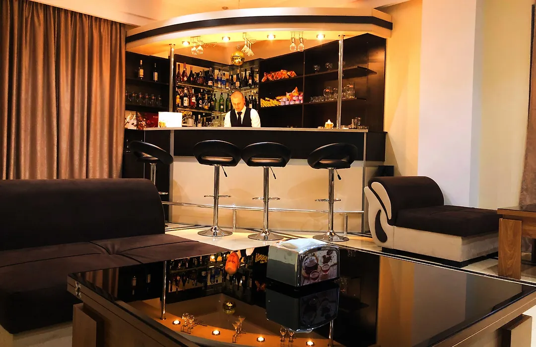 Hotel Grand Palace-1