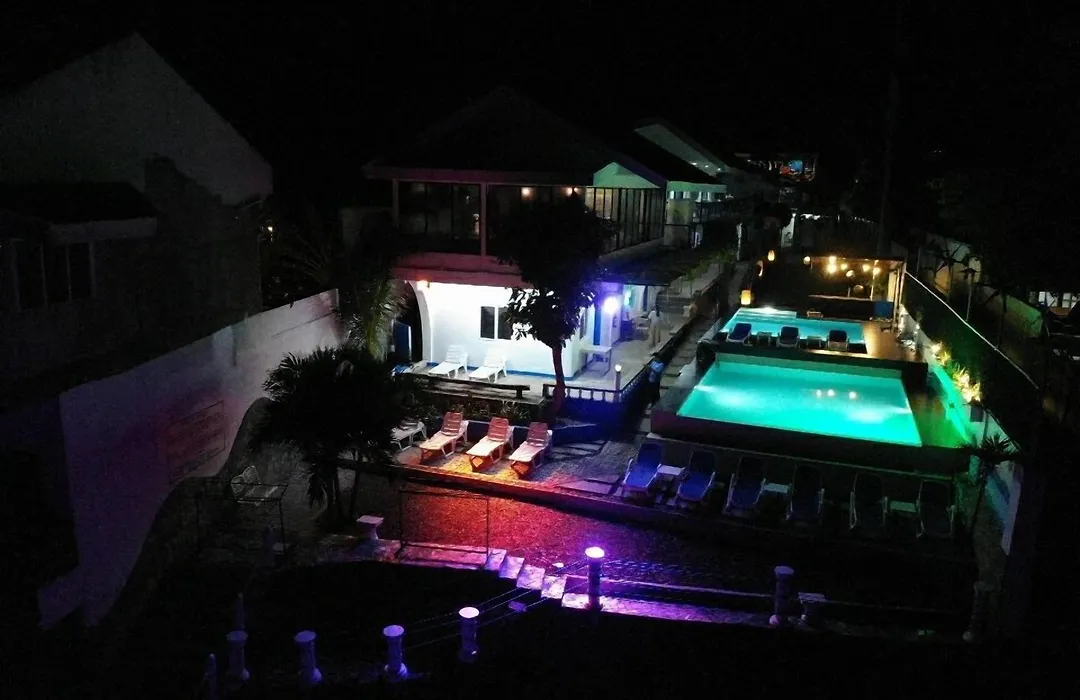 Pescadores Suites Moalboal-1