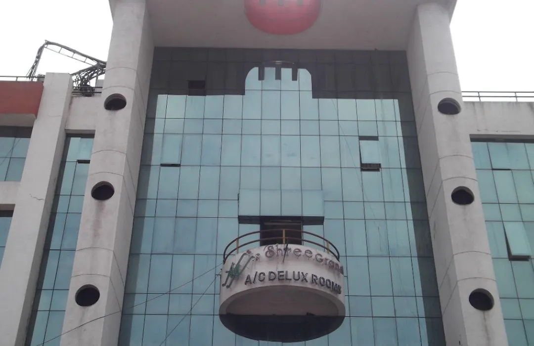 Fluorescent By Bizzgrow Hotels-Viman Nagar-1