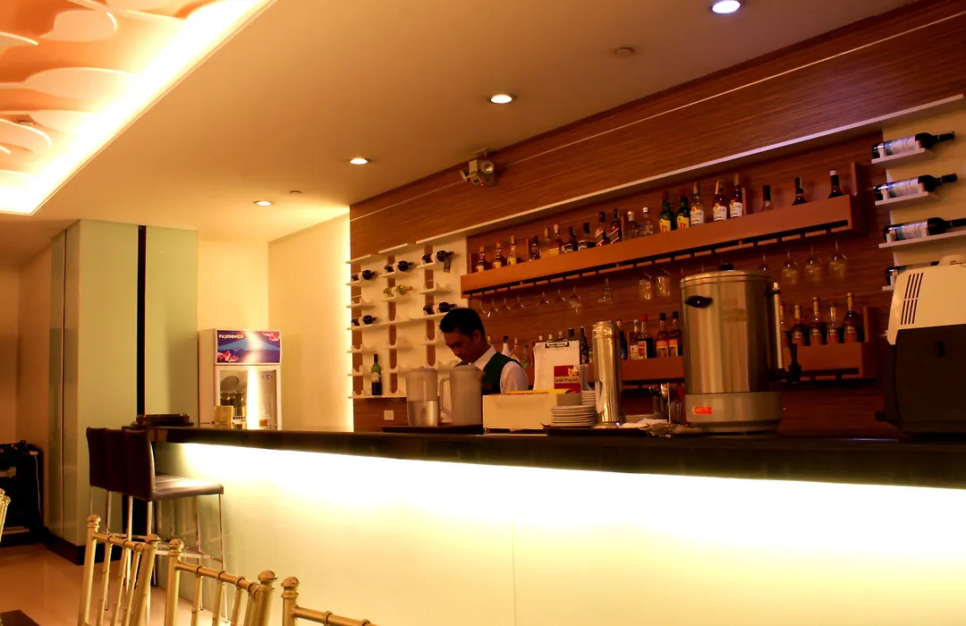 Vista Hotel Cubao-1