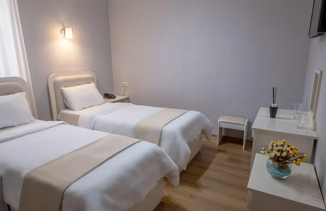 Grand Hotel Luna-1