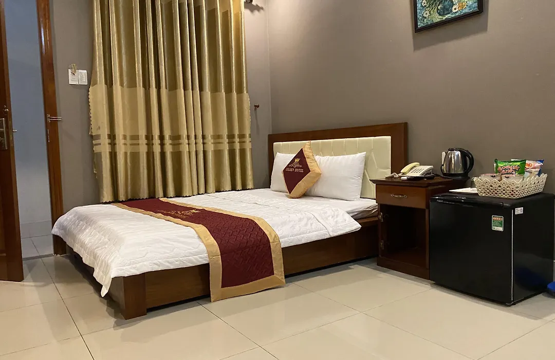 Golden Hotel-1