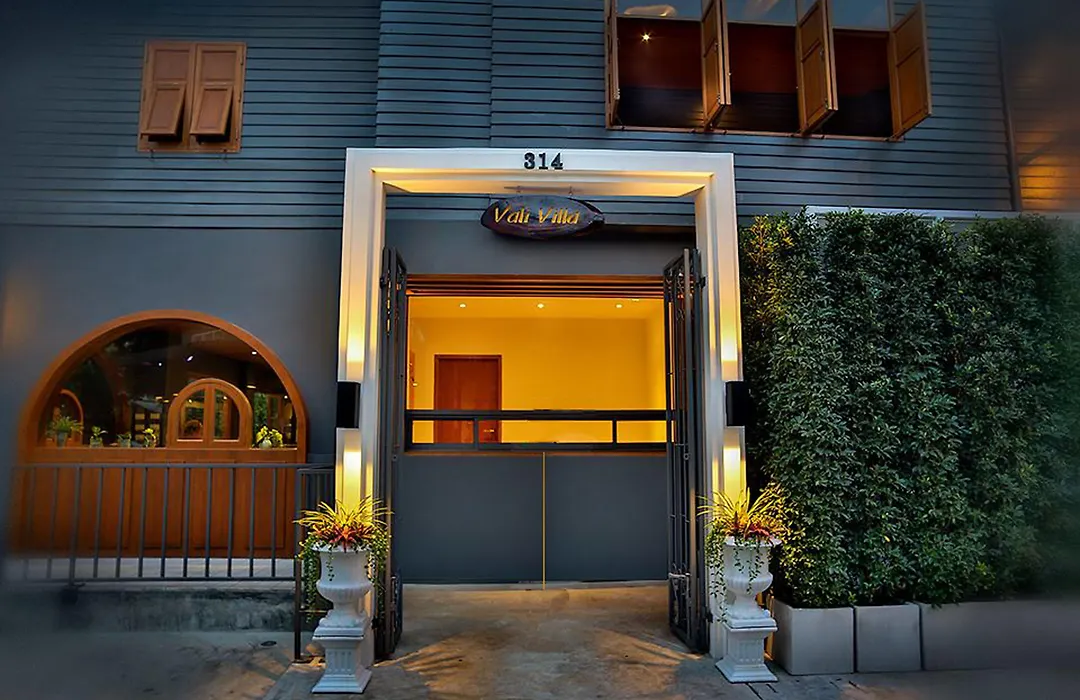 Vali Villa Bangkok-1