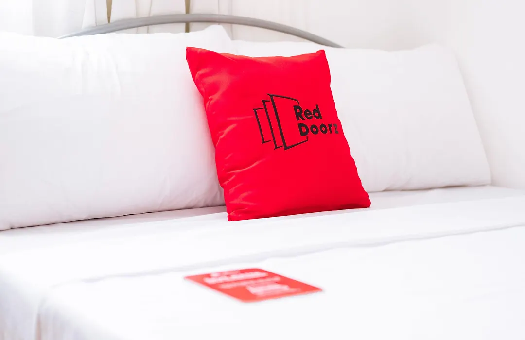 Reddoorz Premium @ Amaia Skies Avenida-1