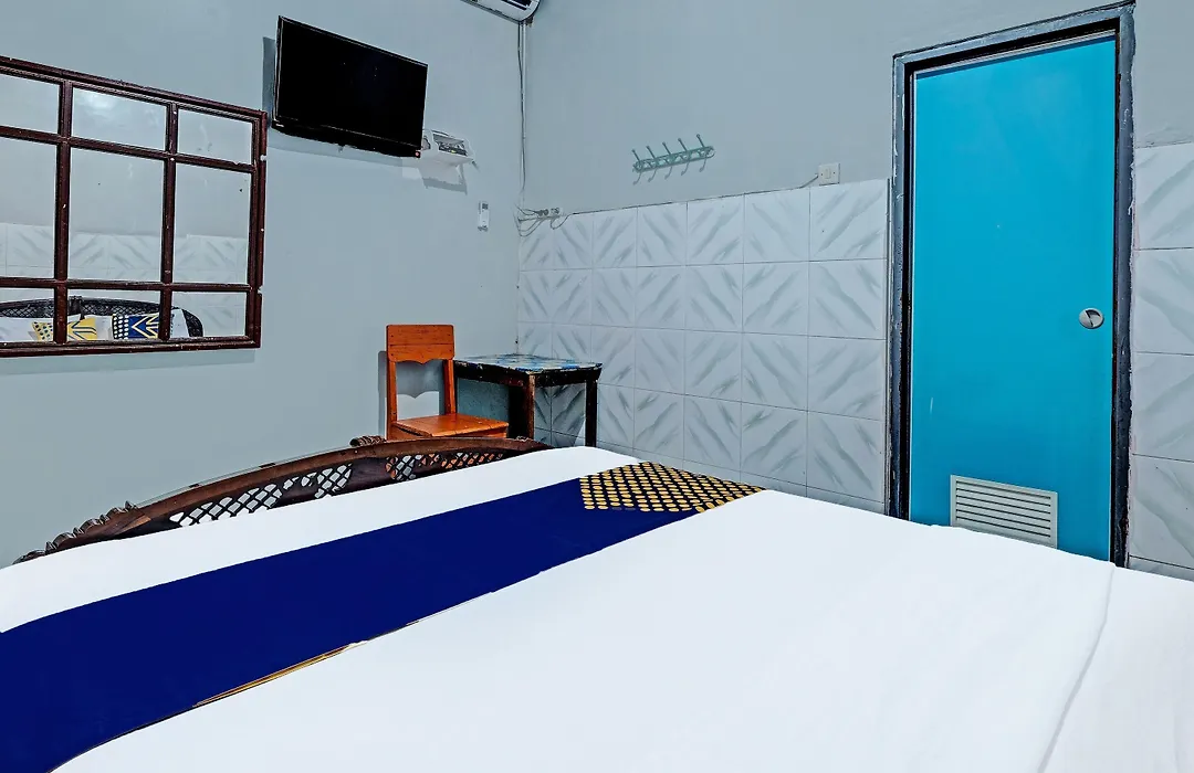 Spot On 91915 Homestay Superman-1