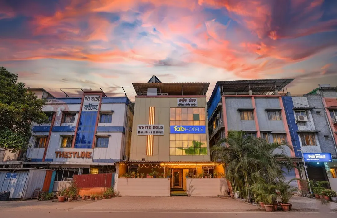 Fabhotel White Gold-1