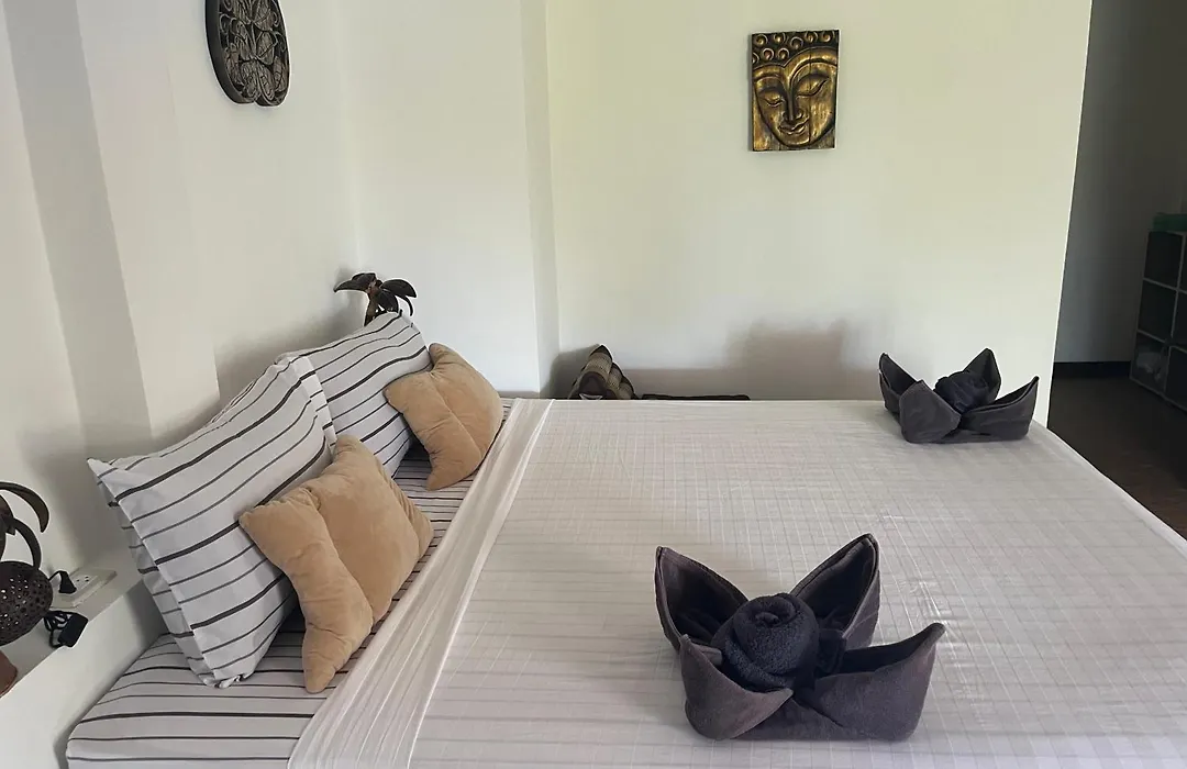 Pink House Guest House Lamai - Pool & Sea View-1