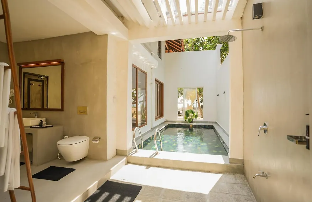 Hibiscus Beach Hotel & Villas-1