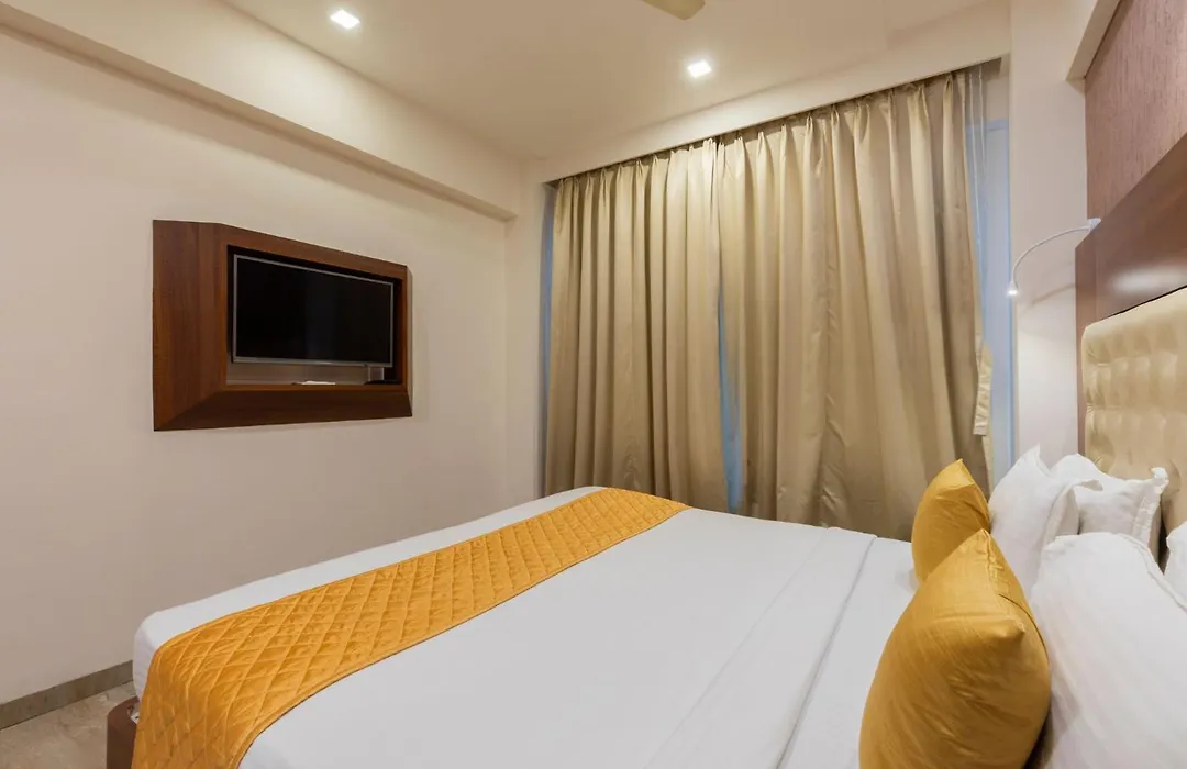 Hotel Lords, Fort-1