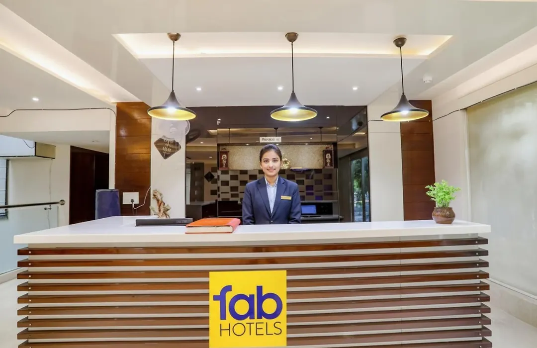 Fabhotel Grand Stay-1