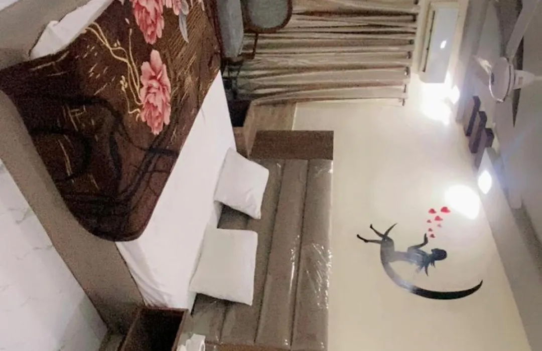 Sk Travellers Inn-1