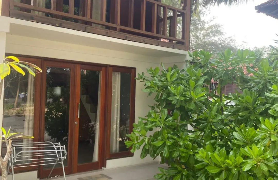 Biru Meno Beach Bungalows-1