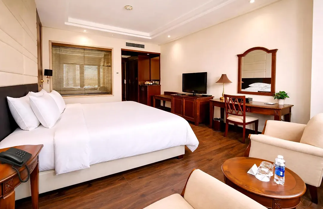 Sai Gon Ha Long Hotel-1