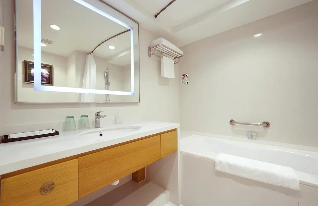 Royal Dragon Hotel-1