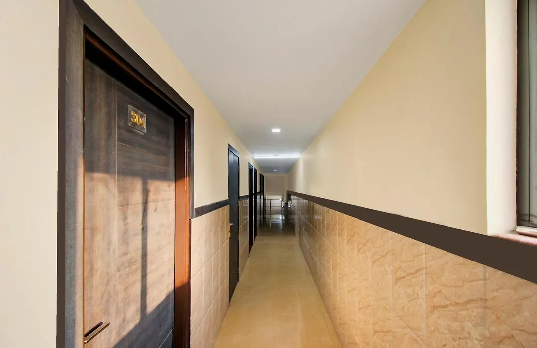Hotel O Sanjay Palace-1