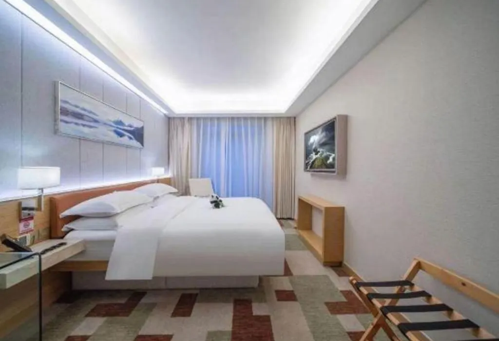 H-Hotel Riverside Chengdu-1