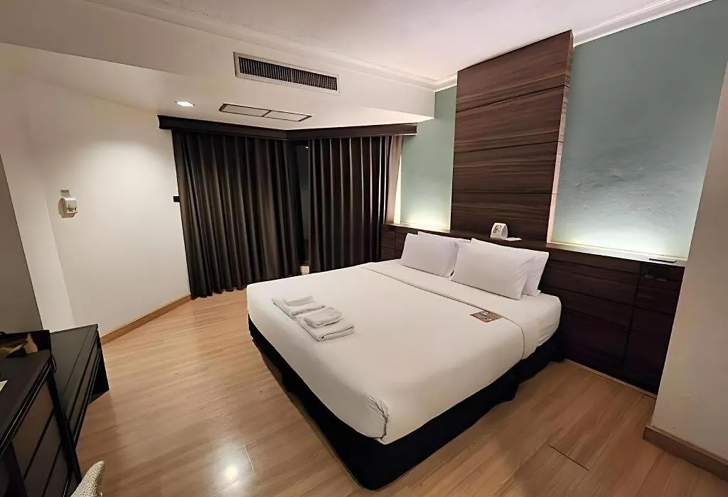 Holiday Garden Hotel-1