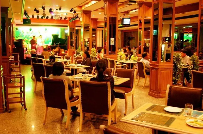 Royal Pacific Hotel-1