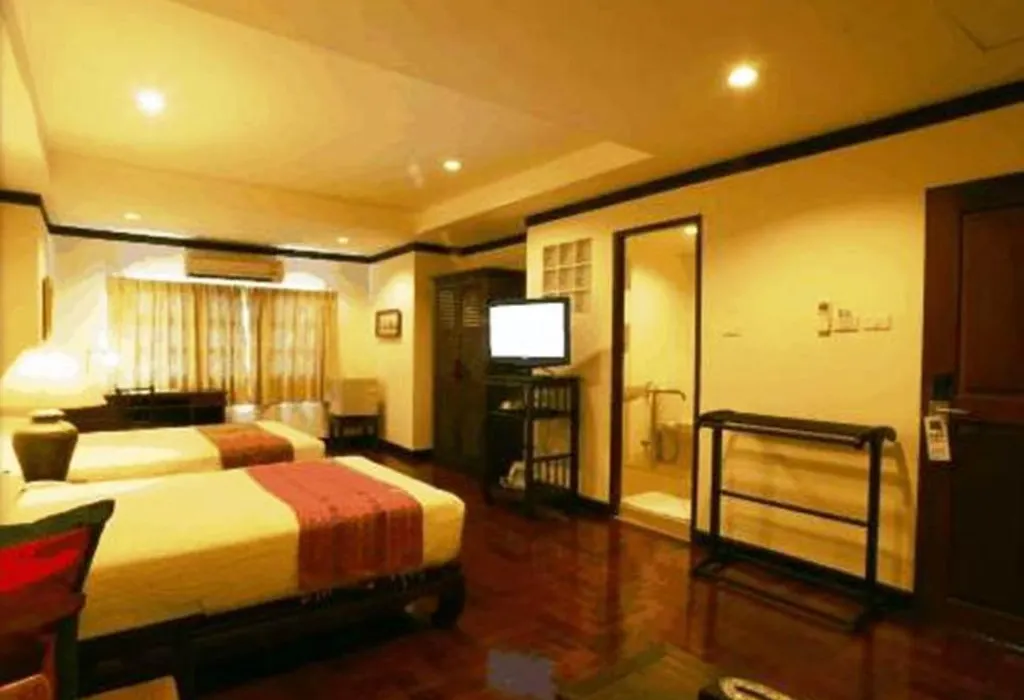 Cucumber Inn Suite-1