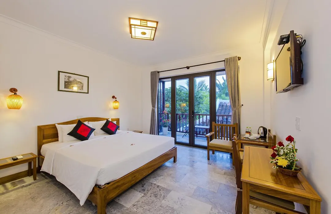 Ruby Hotel-1