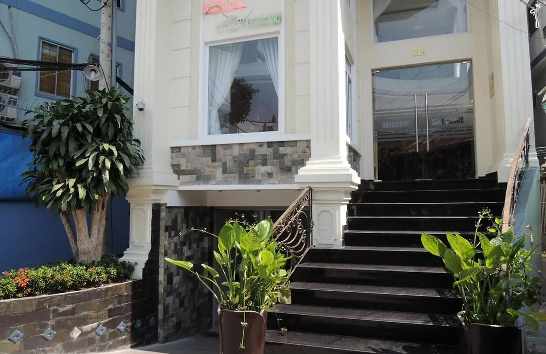 Yen Nam Hotel Nguyen Trong Tuyen-1