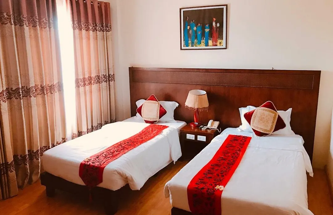 Gold Hotel-1
