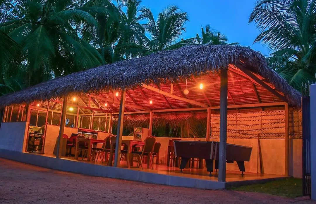 Trinco Relax Hut-1