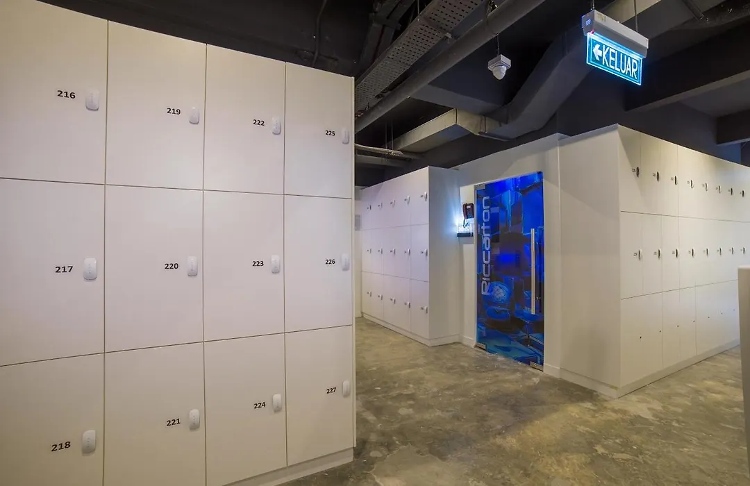 Riccarton Capsule Hotel-1