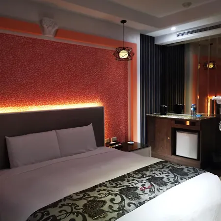 Love Story Motel-2