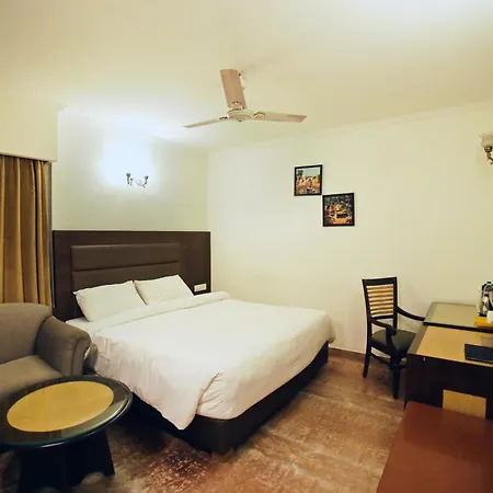 Hotel Meraden Grand-2