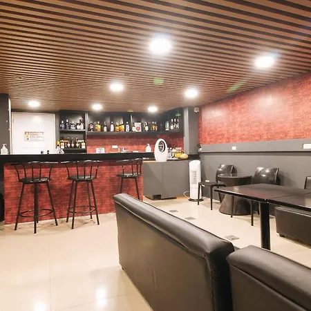 Reddoorz Plus At La Belle Residences Makati City-2