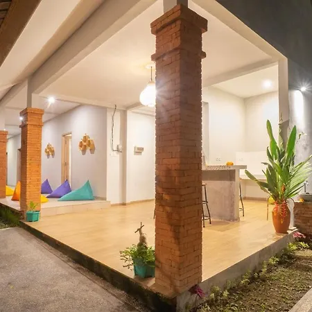 Aura Dormitory House Ubud-3