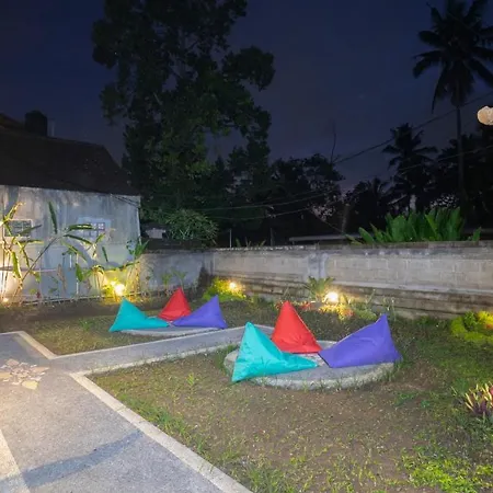 Aura Dormitory House Ubud-2