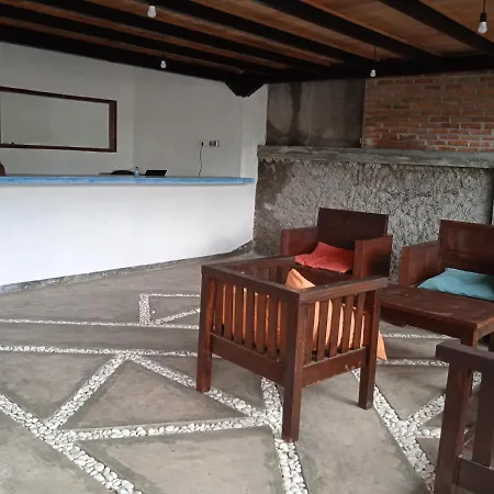 Family House Hotel Kuta-2