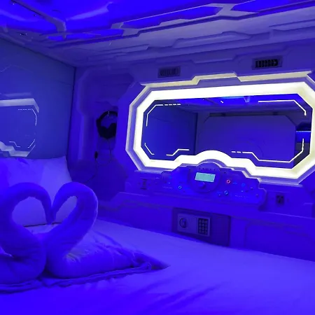 Bmax Spacepods Sleep In Space - 4Mins From Mactan Airport-2
