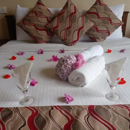 Lake View Hotel & Bungalow-3
