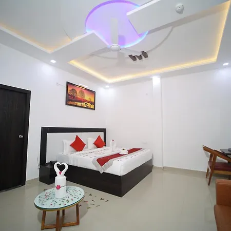The Hotel Paradise-2