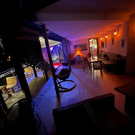Hotel Piano-2
