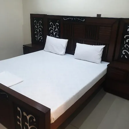 Dream Night Hotel-3