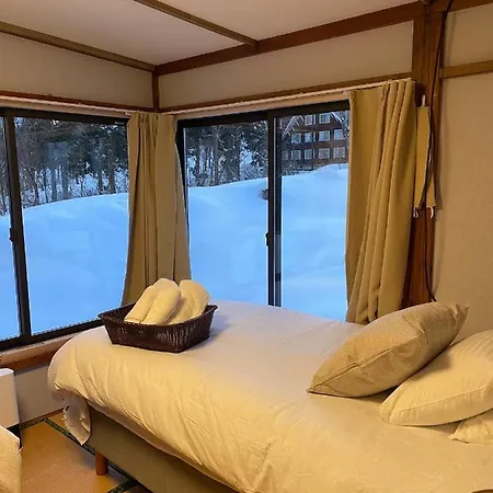 Elan Lodge Akakura-2