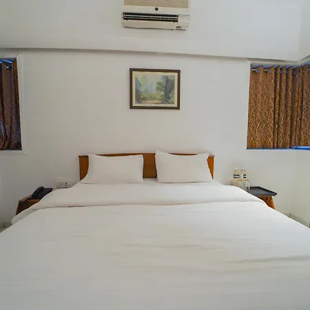 Hotel Signature Crest Near St Joseph'S Catholic Church, Panchgani-3