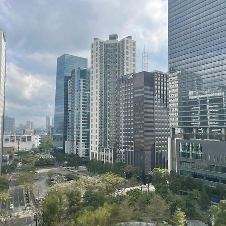 Spacious 1 Bedroom Unit Forbeswood Heights-3