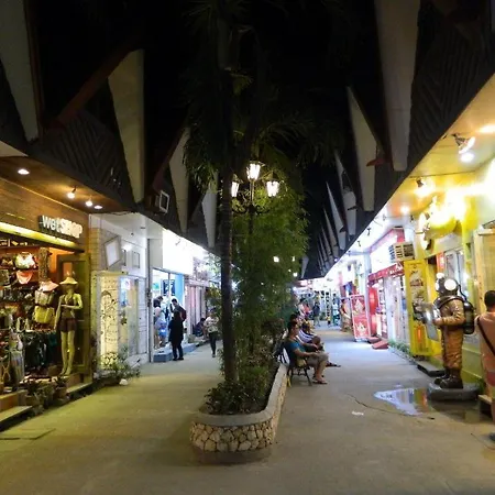 Fat Jimmy'S Hotel Boracay-2