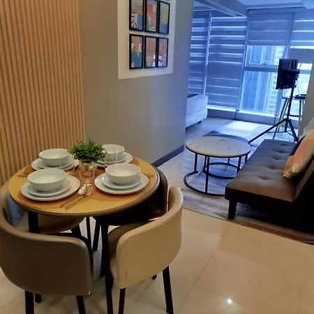 Uptown Parksuites Tower 1 Bgc-3