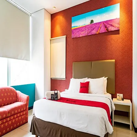 Reddoorz Plus At Blue Pacific Blok M-3