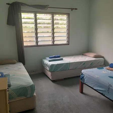Tony'S Guesthouse At Teluk Bahang-3