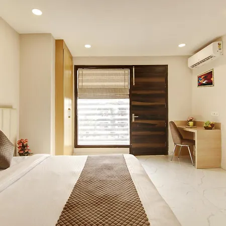 Limewood Stay - Corporate Huda City Centre-3