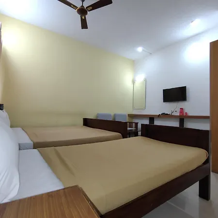 Naadi Stayinn -Premium Rooms-2